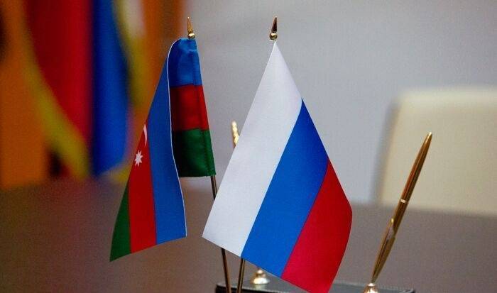 Россия с Азербайджаном прорабатывают переход на расчеты в национальной валюте
