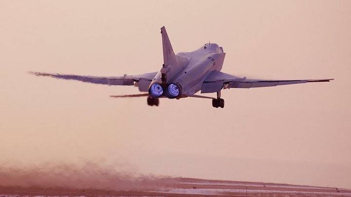 "Неприятный сюрприз России": Зачем Запад восхвалил русский суперсамолет Ту-22М3М