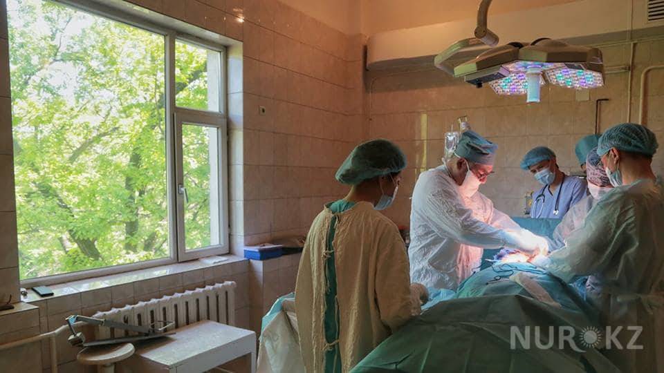 Казахстанские врачи станут получать больше с конца июня