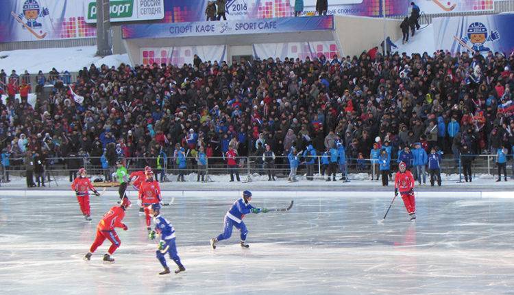Журналистам запретили критиковать российский хоккей с мячом под угрозой штрафов