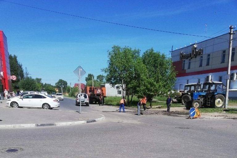 В Твери МУП «ЖЭК» заделал ямы на дороге только после штрафа в 100 тысяч рублей
