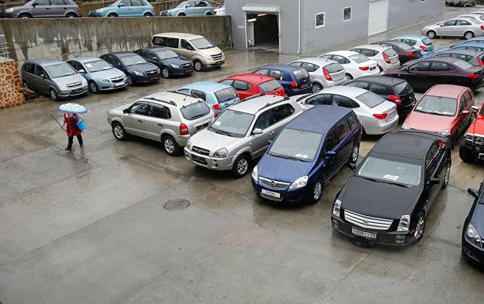 Замминистра: все автодилеры в Армении будут платить налог, но небольшой