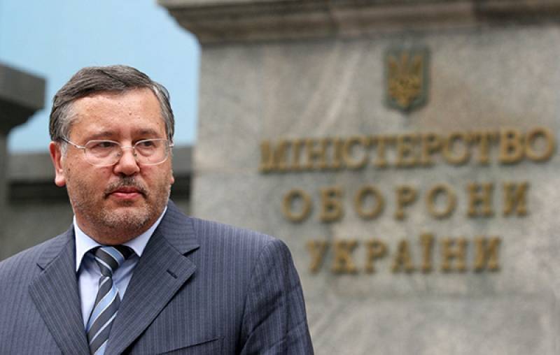 Экс-министр обороны Украины намерен ждать ухода Путина, чтобы вернуть Крым