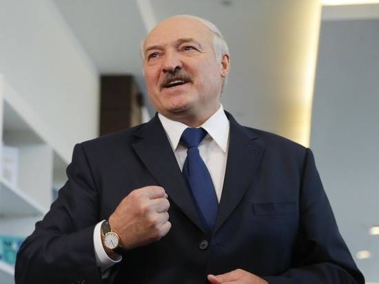 Лукашенко призвал не ползать перед Россией на коленях