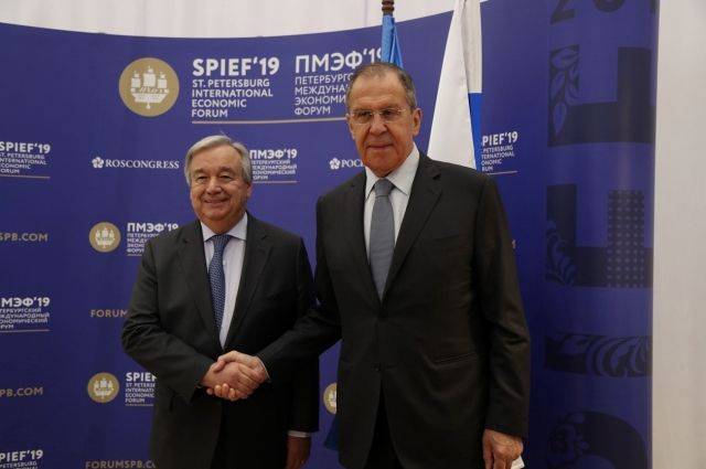 Лавров провел переговоры с генсеком ООН в рамках ПМЭФ-2019