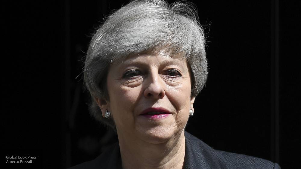 Тереза Мэй покинула пост председателя британской Консервативной партии