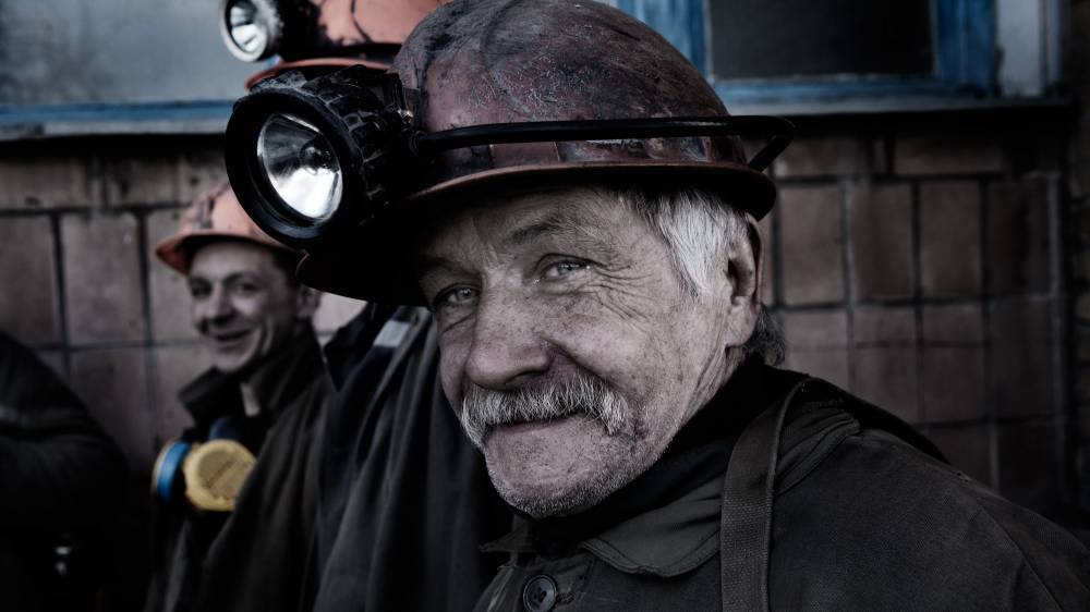 Во Львовской области шахтёры грозят перекрыть международную трассу из-за долга по зарплате