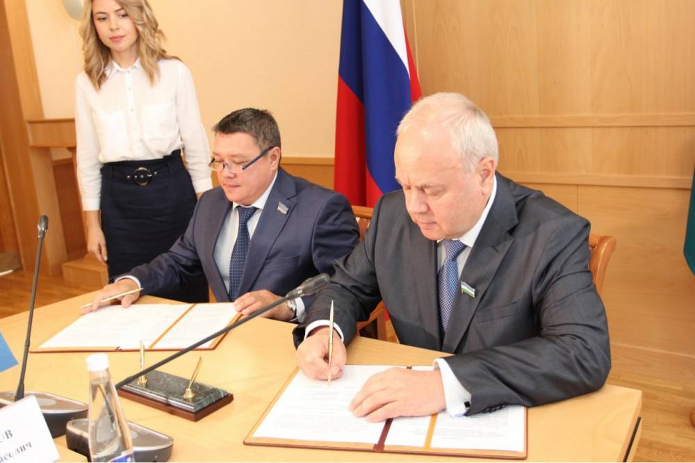 Парламенты Башкортостана и ЯНАО подписали соглашение о сотрудничестве