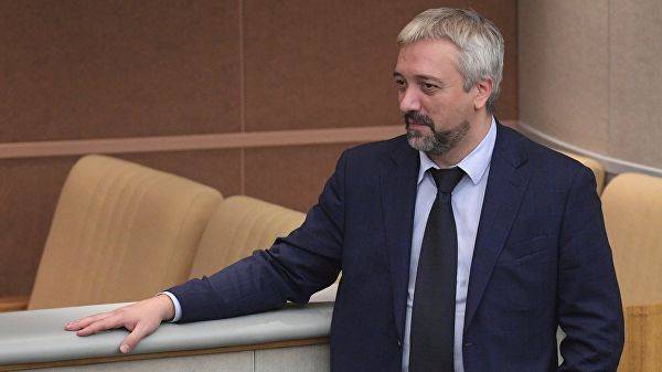 Депутат опасается, что дело против журналиста «Медузы» могли сфабриковать