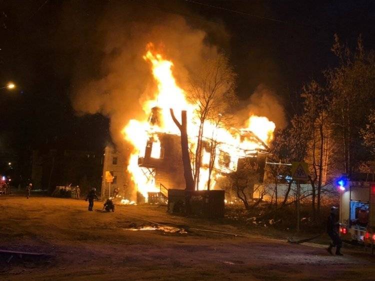 Двое мужчин стали жертвами пожара в Иркутской области