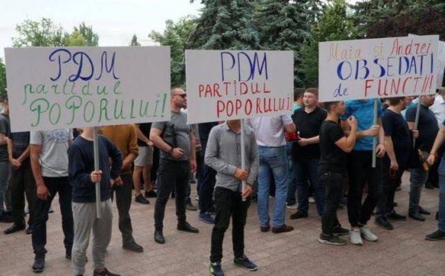 В Кишинёв съезжаются тысячи людей для митингов протеста