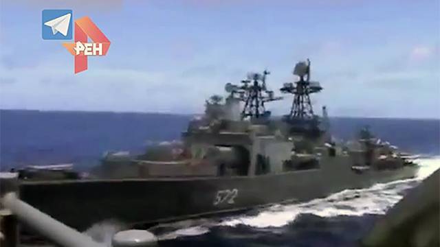 В Сети оценили реакцию российских моряков на опасное сближение с крейсером США