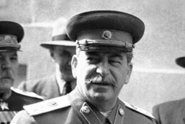 «Рабочий день Сталина»: как он изменился во время Великой Отечественной | Русская семерка