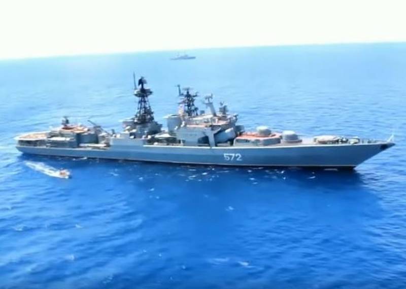«Лежат, загорают»: на Западе оценили реакцию русских моряков на крейсер ВМС США