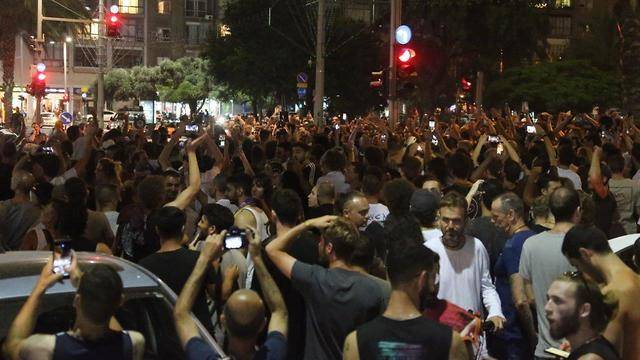 Беспорядки в центре Тель-Авива: 15 человек задержаны, 2 полицейских ранены