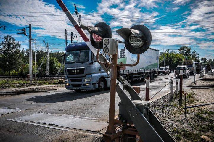 Автомобилистам рассказали, как не допустить аварии на железнодорожном переезде