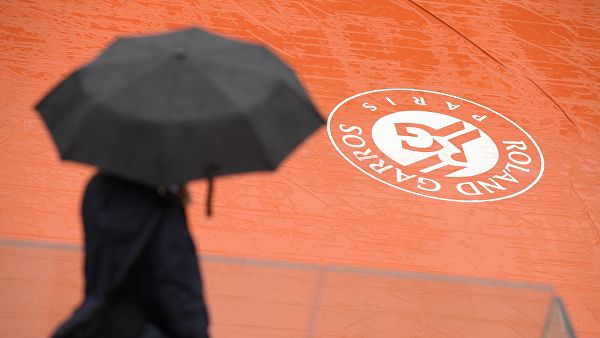 Полуфинал «Ролан Гаррос» Джокович — Тим прерван до субботы из-за дождя