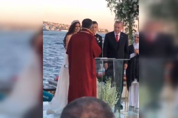 Футболист Месут Озил женился в присутствии Реджепа Эрдогана
