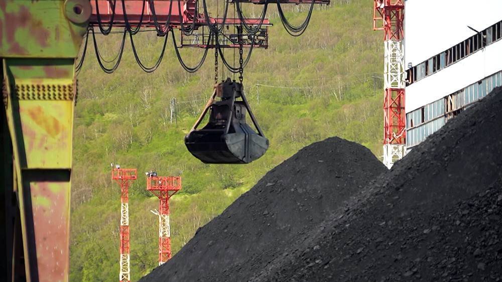 Начался северный завоз: в Магадан доставили первый уголь