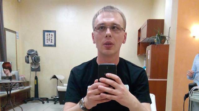 Адвокат заявил о возможном сотрясении мозга у задержанного журналиста Голунова