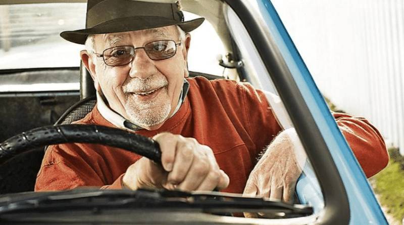 Пенсионеры за рулем: стоит ли вводить обязательное тестирование?