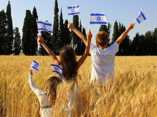 Что евреи отмечают в Шавуот: три смысла праздника