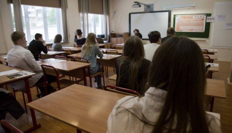 В Армении выпускники сдали ЕГЭ по родному языку