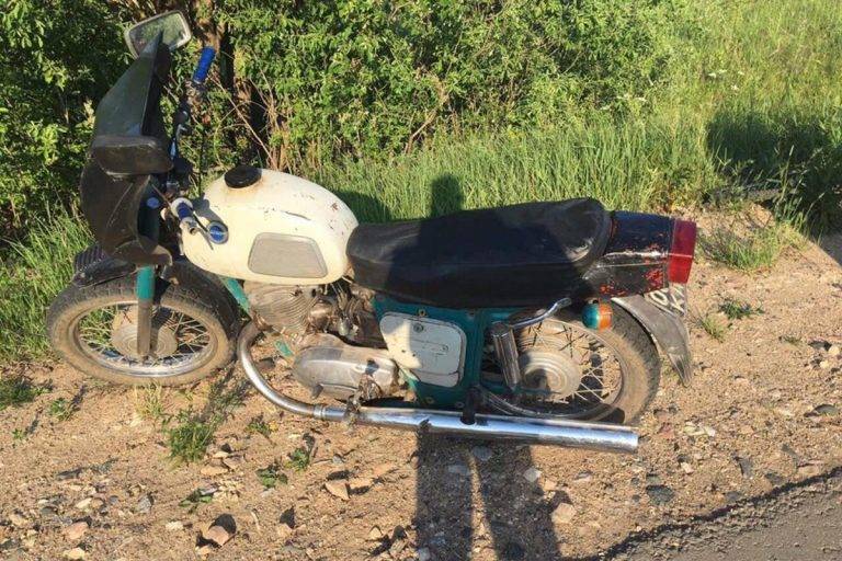 Под Тверью полицейские устроили погоню за несовершеннолетним мотоциклистом без шлема, но с пассажиром