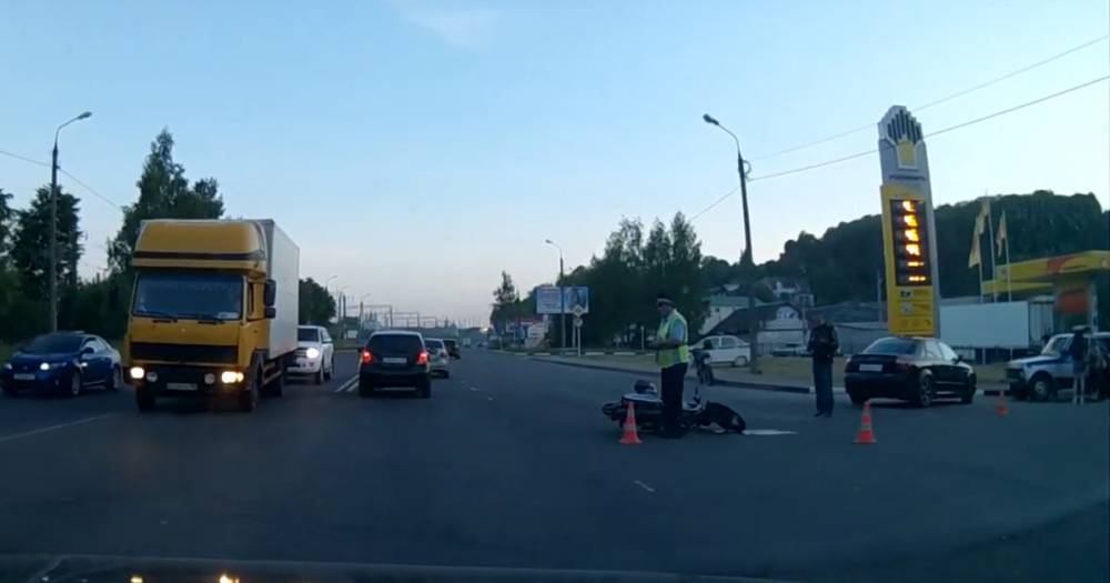 Видео с места мото-ДТП в Смоленске утекло в сеть