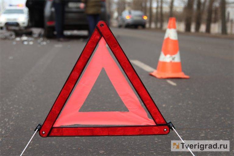 В Тверской области пожилой водитель иномарки сбил подростка на мопеде