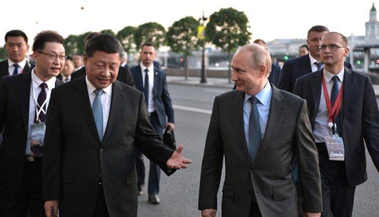 Путин показал Си Цзиньпину свой родной город в белую ночь