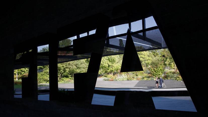 ФИФА пожизненно дисквалифицировала экс-главу AFF из-за домогательств к футболисткам