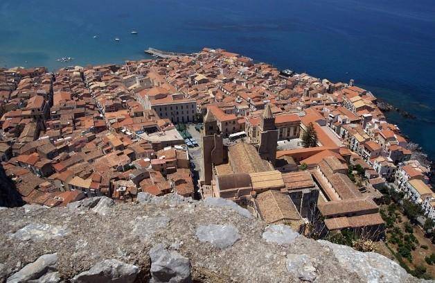 Житель Австралии купил исторический особняк на Сицилии всего за 1 евро