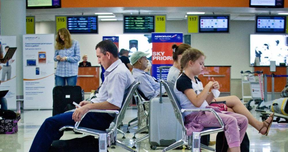 Десятки рейсов задержаны и отменены в столичных аэропортах