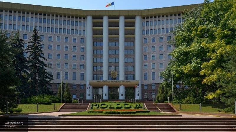 Парламент Молдавии объявил страну захваченной