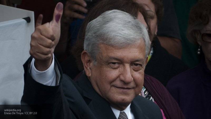 Президент Мексики не "показывает кулак" США