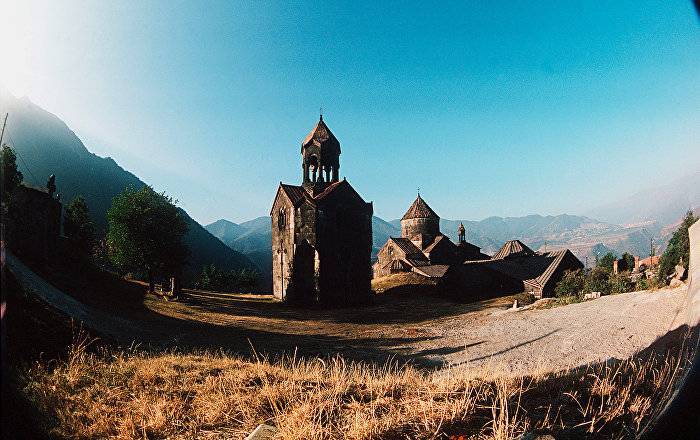 Крупный пожар произошел в старинном монастырском комплексе Армении – видео