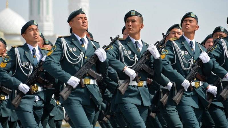 Все военные Казахстана проголосовали на выборах президента