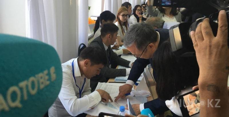 Аким Актюбинской области проголосовал после боя Головкина