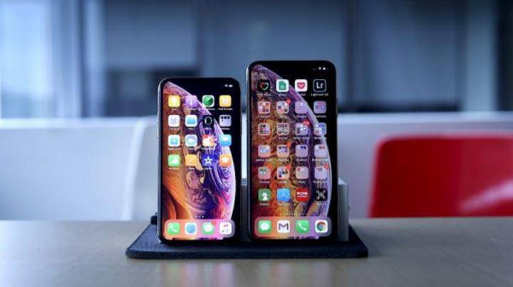 Компания Apple распродает iPhone XS и iPhone XS Max со скидкой в России