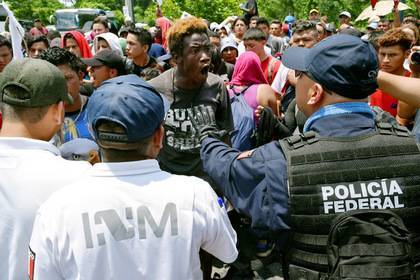 Мексика сдержит мигрантов вооруженной полицией