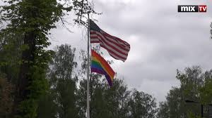 Американские дипломаты в шоке: Трамп запретил вывешивать на посольствах флаги ЛГБТ | Политнавигатор