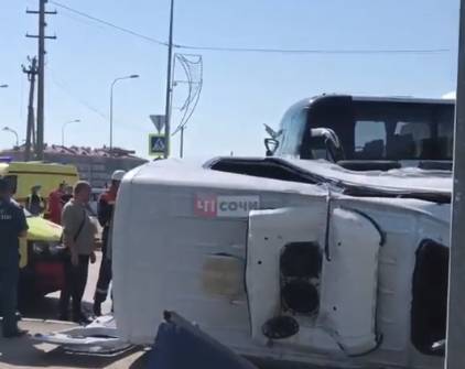 Видео с места крупного ДТП в Сочи появилось в Сети