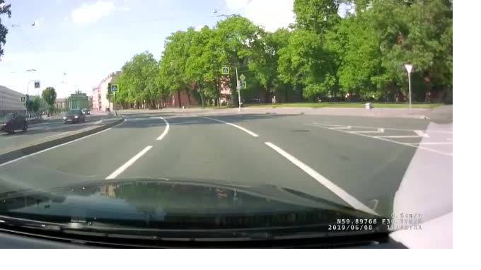 Опубликовано видео смертельного ДТП на проспекте Стачек