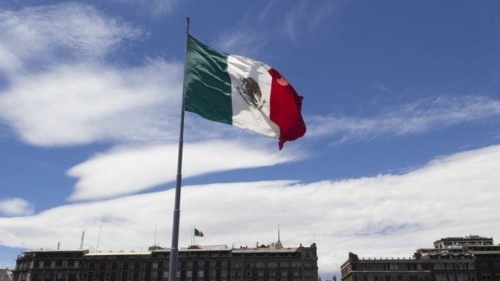 Президент Мексики пообещал гумпомощь переселенцам в США
