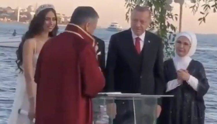 Президент Турции стал свидетелем на свадьбе футболиста «Арсенала»