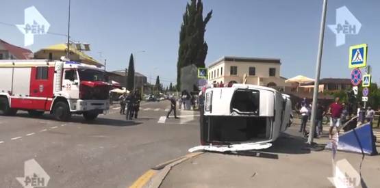 Новое видео с места аварии с туристами в Сочи, где пострадали 26 человек