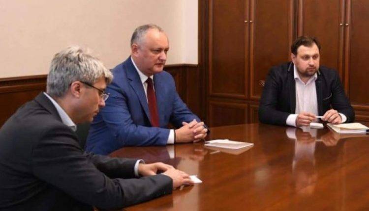 Додон: Парламент Молдовы пока распущен не будет
