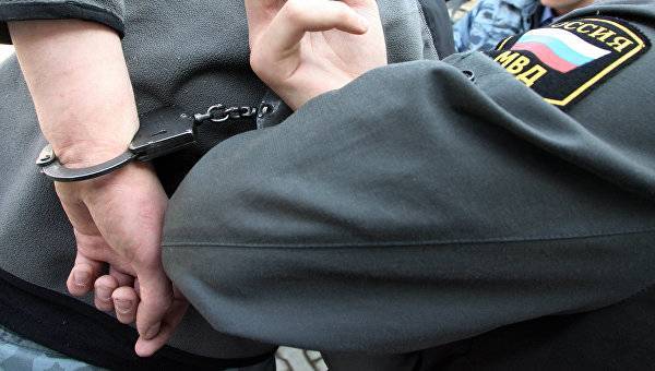 По "горячим следам": в Севастополе поймали грабителя с похищенными телефонами