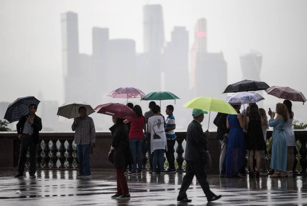 Синоптики прокомментировали предупреждение МЧС о дождях и грозах в Москве
